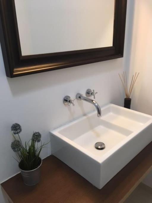 Charming Suite Private Wc & Balcony リスボン エクステリア 写真